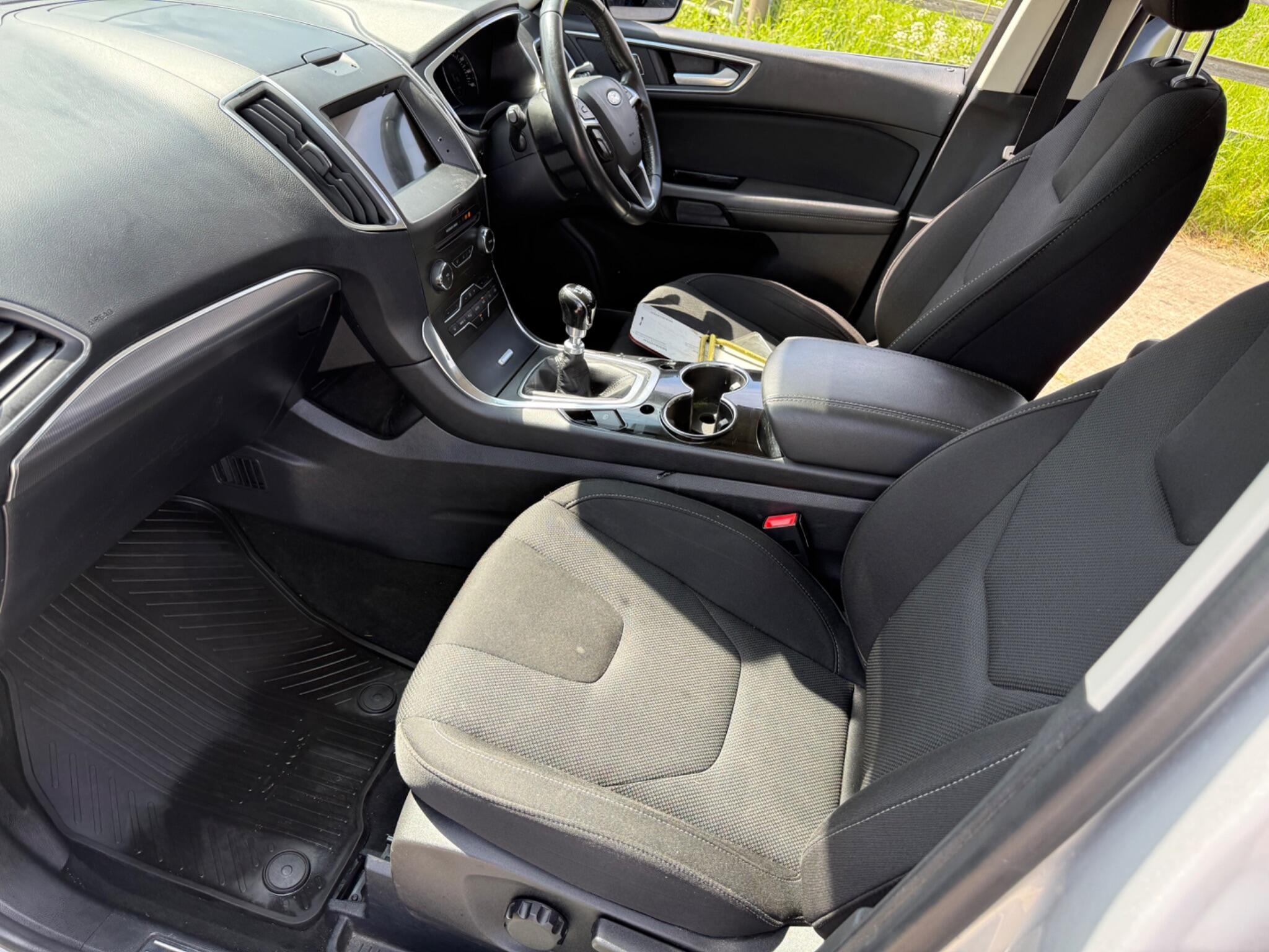Ford S-Max 2.0 TDCi Titanium Euro 6 (s/s) 5dr — photo 101 of 102